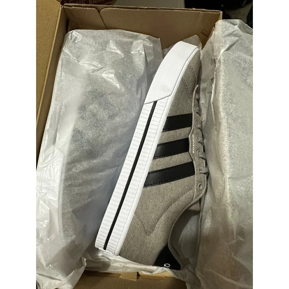 Adidas men's Daily 3.0 Sneakers new size 9